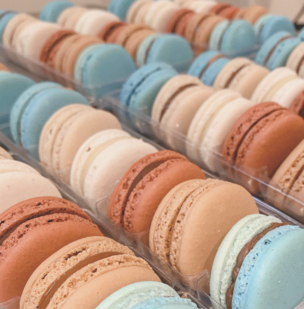 Macarons couleurs assortis