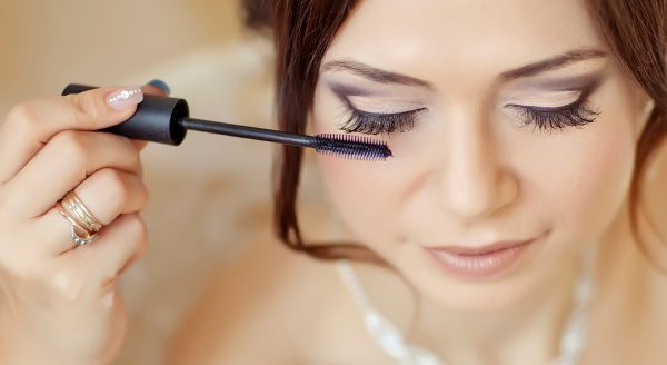 Coiffure et Maquillage forfait (6 adultes, 2 enfants,1 essayage) – Image 3